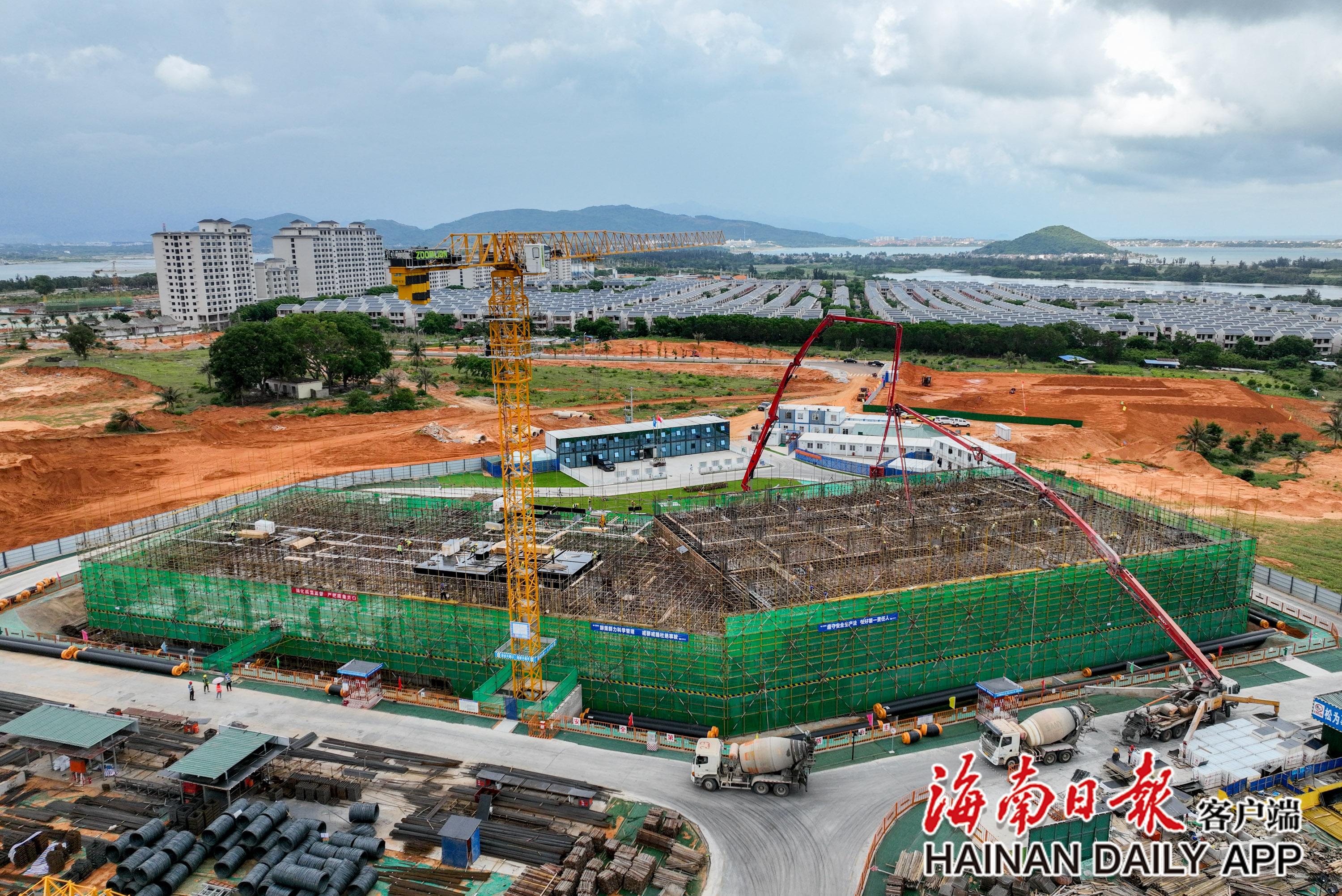 海南陵水黎安國際教育創(chuàng)新試驗區(qū)綜合智慧能源項目施工現(xiàn)場