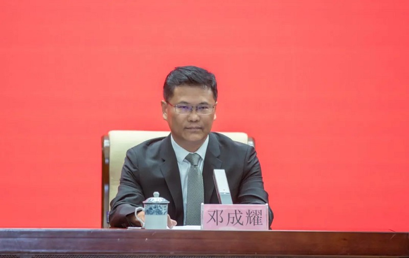 白沙黎族自治縣農(nóng)業(yè)農(nóng)村局局長(zhǎng)鄧成耀