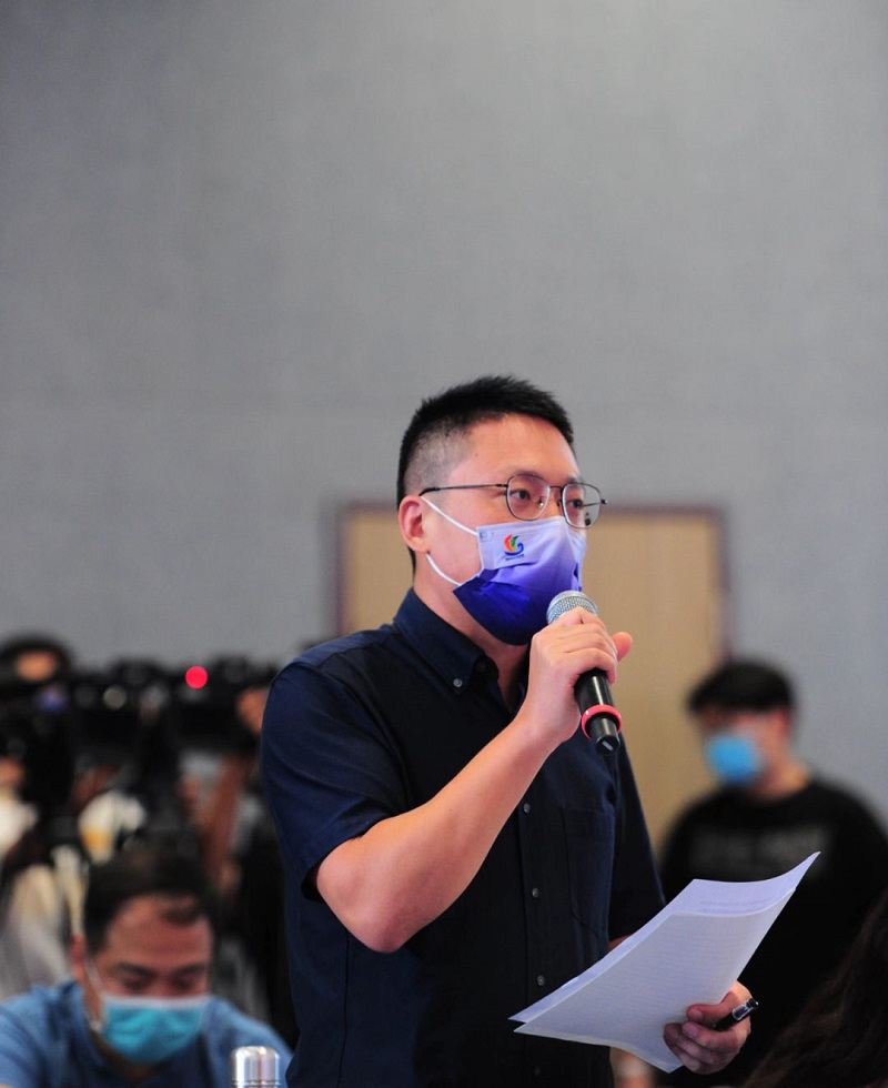 中新社記者
