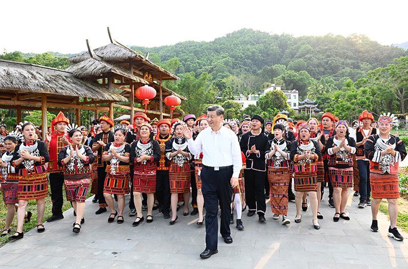 習(xí)近平在海南考察：解放思想開拓創(chuàng)新團結(jié)奮斗攻堅克難 加快建設(shè)具有世界影響力的中國特色自由貿(mào)易港